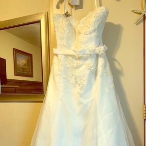 Kirstie Kelly Wedding Dress